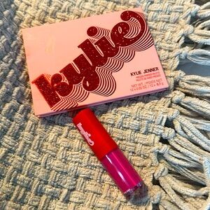 Kylie Cosmetics Valentines Eyeshadow Palette And Lip Gloss